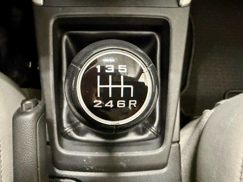 Used 2014 Subaru Forester 2.5i image 17