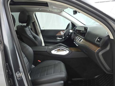 Used 2026 Mercedes-Benz GLS 450 4MATIC image 10