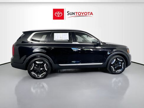 Used 2025 Kia Telluride S FWD image 2