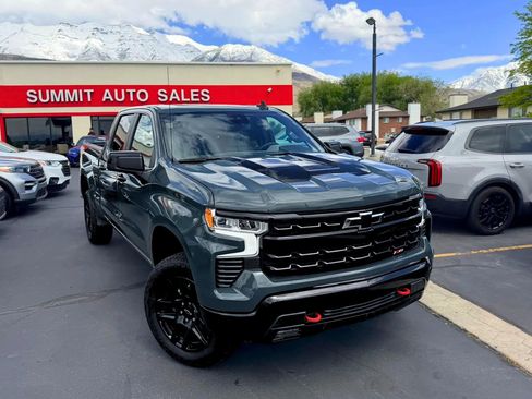 Used 2026 Chevrolet Silverado 1500 LT Trail Boss w/ Convenience Package II AWD/4WD image 2