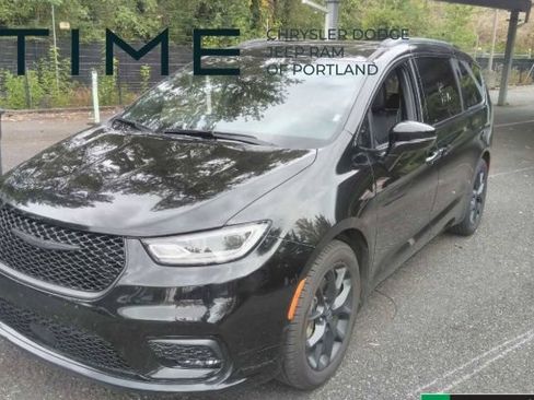 Used 2025 Chrysler Pacifica Limited FWD image 1