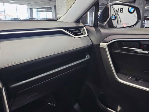 Used 2021 Toyota RAV4 XLE image 20