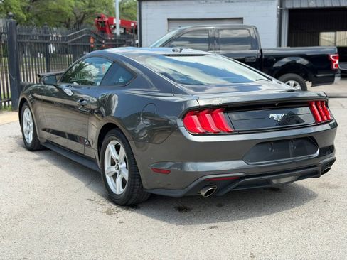 Used 2019 Ford Mustang Coupe image 5