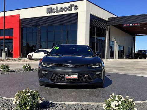 Used 2018 Chevrolet Camaro SS image 2