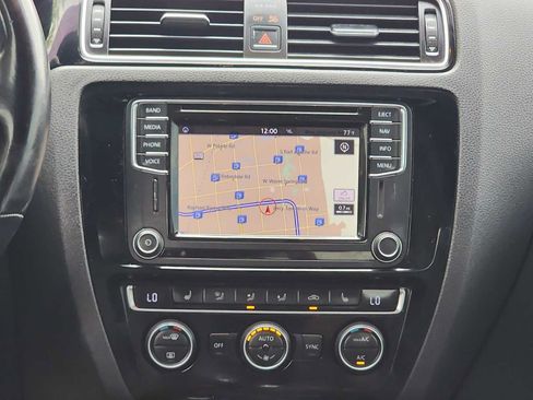 Used 2017 Volkswagen Jetta GLI FWD image 25
