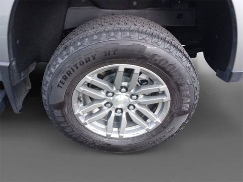 Used 2023 Chevrolet Colorado LT image 8