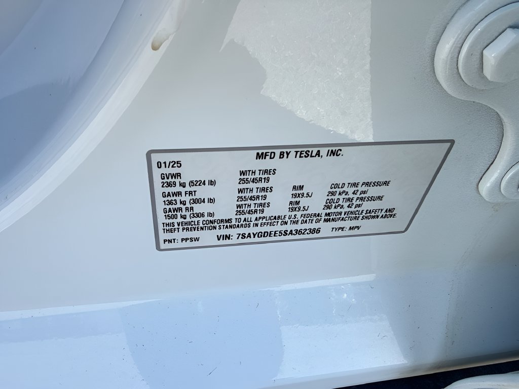 Used 2025 Tesla Model Y Long Range AWD/4WD image 33