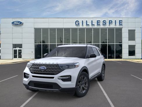 New 2024 Ford Explorer XLT w/ Equipment Group 202A image 2