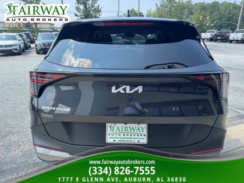 Used 2026 Kia Sportage EX FWD image 7