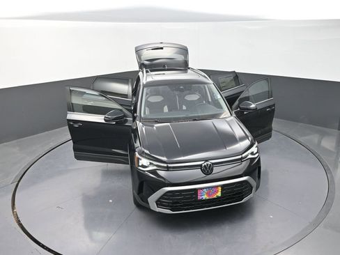 New 2025 Volkswagen Taos SEL image 28