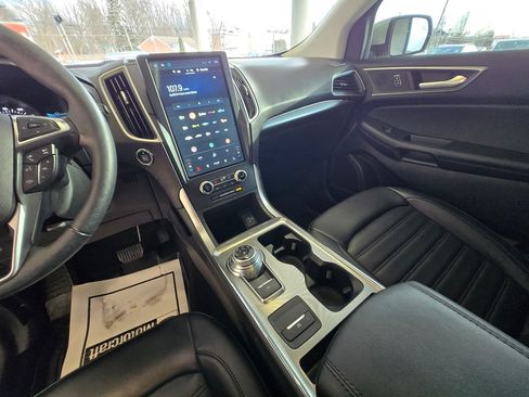 Used 2022 Ford Edge SEL w/ Convenience Package image 17