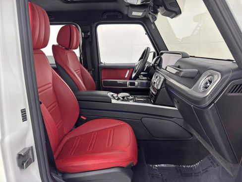 Used 2021 Mercedes-Benz G 550 G 550 w/ Exclusive Interior Package image 16