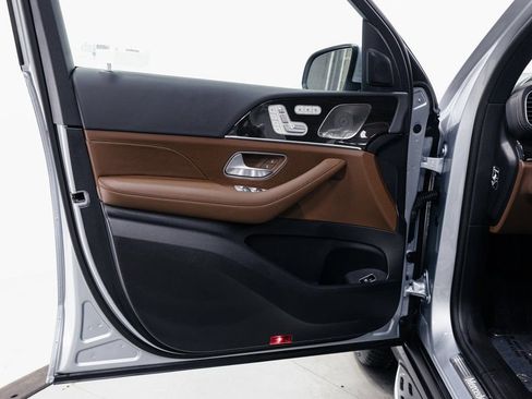 Certified 2026 Mercedes-Benz GLS 450 4MATIC image 5
