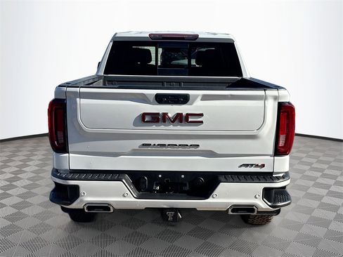 Used 2020 GMC Sierra 1500 AT4 w/ AT4 Premium Package image 7