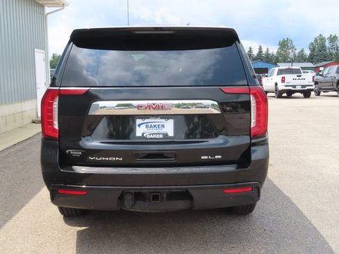 Used 2024 GMC Yukon SLE AWD/4WD image 10