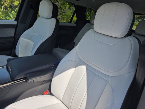 New 2026 Land Rover Range Rover Sport Dynamic SE AWD/4WD image 11
