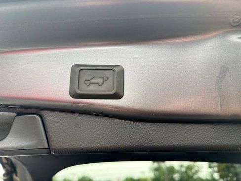 Used 2020 Toyota RAV4 XSE AWD/4WD image 17