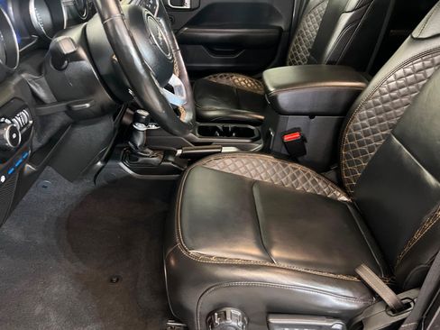 Used 2021 Jeep Wrangler Unlimited Sahara AWD/4WD image 17