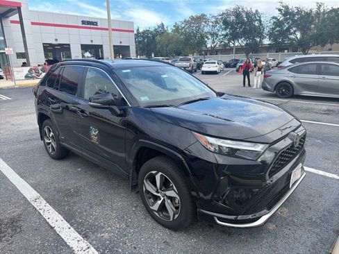 Certified 2025 Toyota RAV4 SE image 3