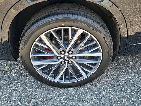Used 2024 Cadillac XT6 Sport w/ Platinum Package AWD/4WD image 9
