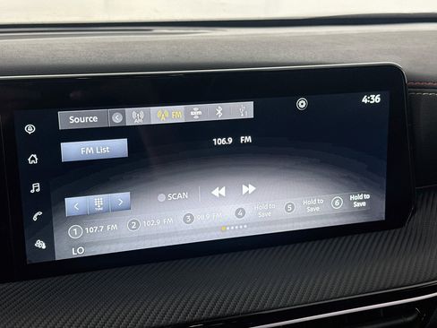 Used 2025 Nissan Kicks SR FWD image 21