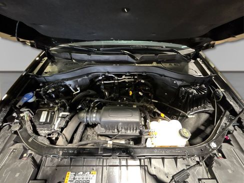 Used 2024 Ford Explorer XLT w/ Equipment Group 202A image 16