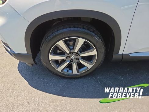 Used 2024 Honda Pilot Touring image 19