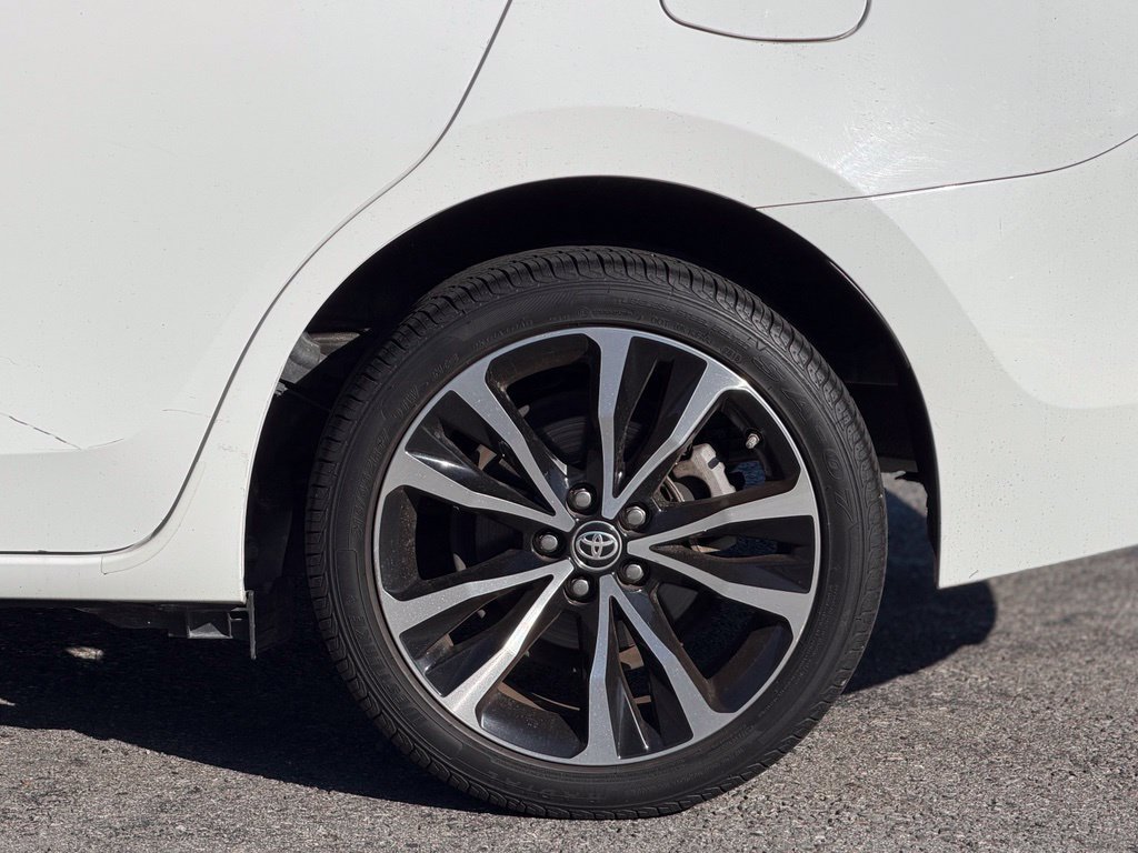 Used 2017 Toyota Corolla SE FWD image 3