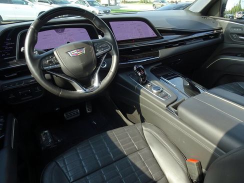 Used 2023 Cadillac Escalade V w/ LPO, ONYX Package AWD/4WD image 13