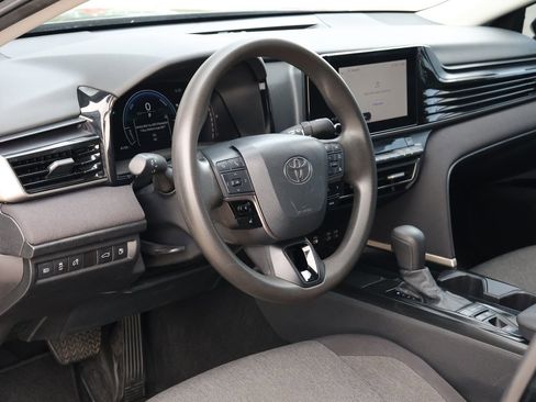 Used 2025 Toyota Camry LE FWD image 13