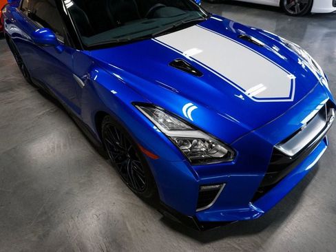 Used 2020 Nissan GT-R Premium image 59