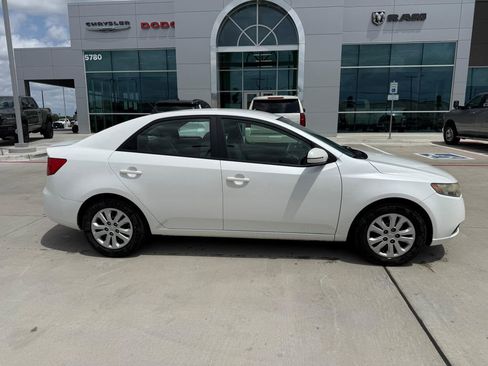 Used 2012 Kia Forte EX image 2