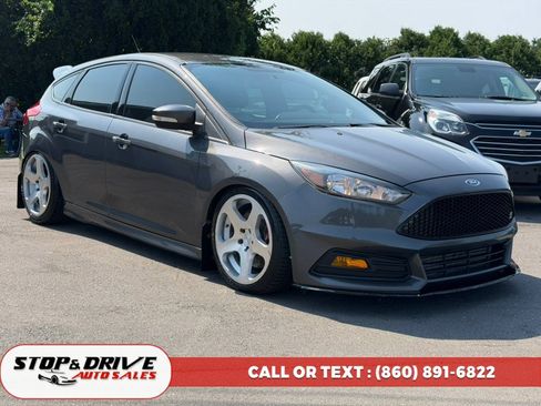 Used 2015 Ford Focus ST FWD image 3