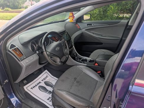 Used 2011 Hyundai Sonata SE FWD image 4