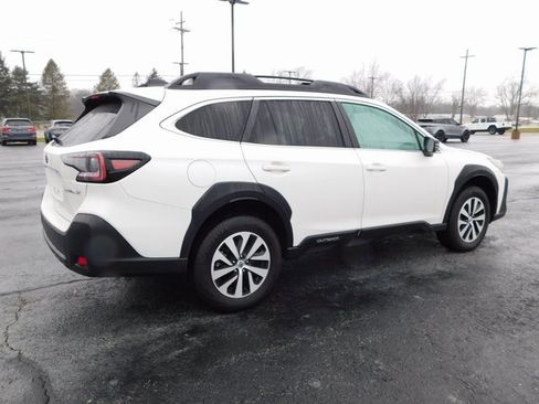 Used 2024 Subaru Outback Premium image 3