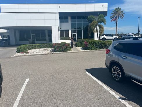 Used 2021 Subaru Ascent Touring w/ Popular Package #2A AWD/4WD image 2