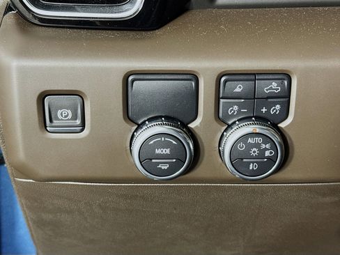 Certified 2025 GMC Sierra 1500 Denali image 10