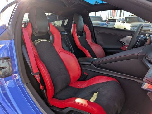 Used 2022 Chevrolet Corvette Stingray w/ Z51 Performance Package image 16