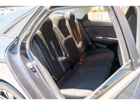 Used 2023 Hyundai Elantra SEL FWD image 19