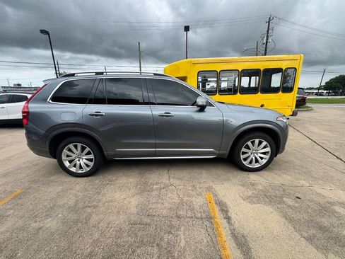 Used 2016 Volvo XC90 T6 Momentum w/ Momentum Plus Package AWD/4WD image 5