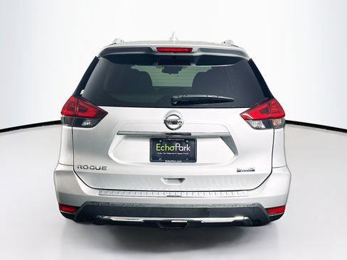 Used 2020 Nissan Rogue S w/ Special Edition Package FWD image 5