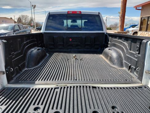 Used 2016 RAM 2500 SLT image 9