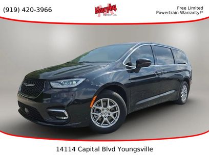 Used 2023 Chrysler Pacifica Touring-L