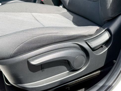 Used 2023 Kia Seltos LX image 20