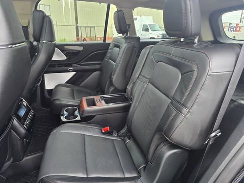 Used 2023 Lincoln Aviator Reserve w/ Equipment Group 201A RWD image 13