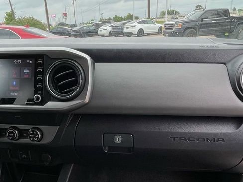 Used 2022 Toyota Tacoma SR5 RWD image 29