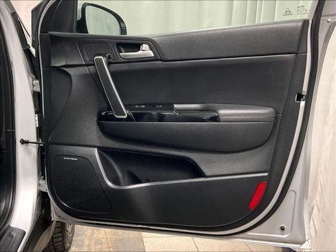 Used 2020 Kia Sportage EX w/ Option Group 15 image 12