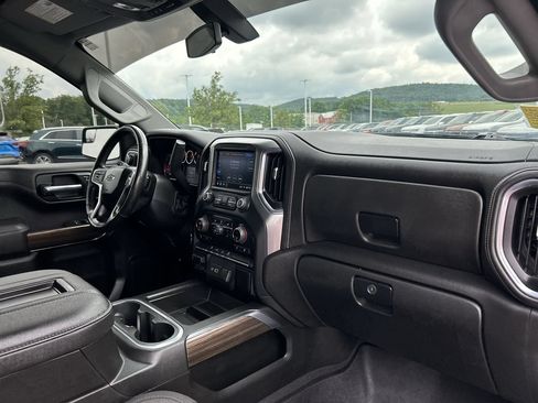 Used 2021 Chevrolet Silverado 1500 LT Trail Boss w/ LPO, Dark Essentials Package AWD/4WD image 17