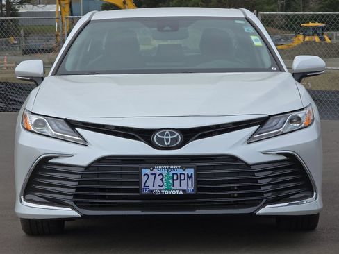 Used 2024 Toyota Camry XLE image 6
