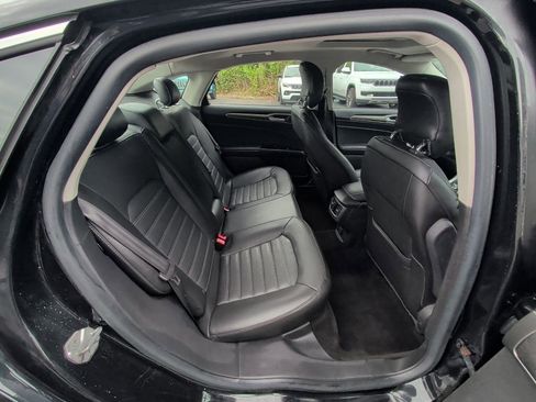 Used 2014 Ford Fusion SE w/ Equipment Group 202A FWD image 14
